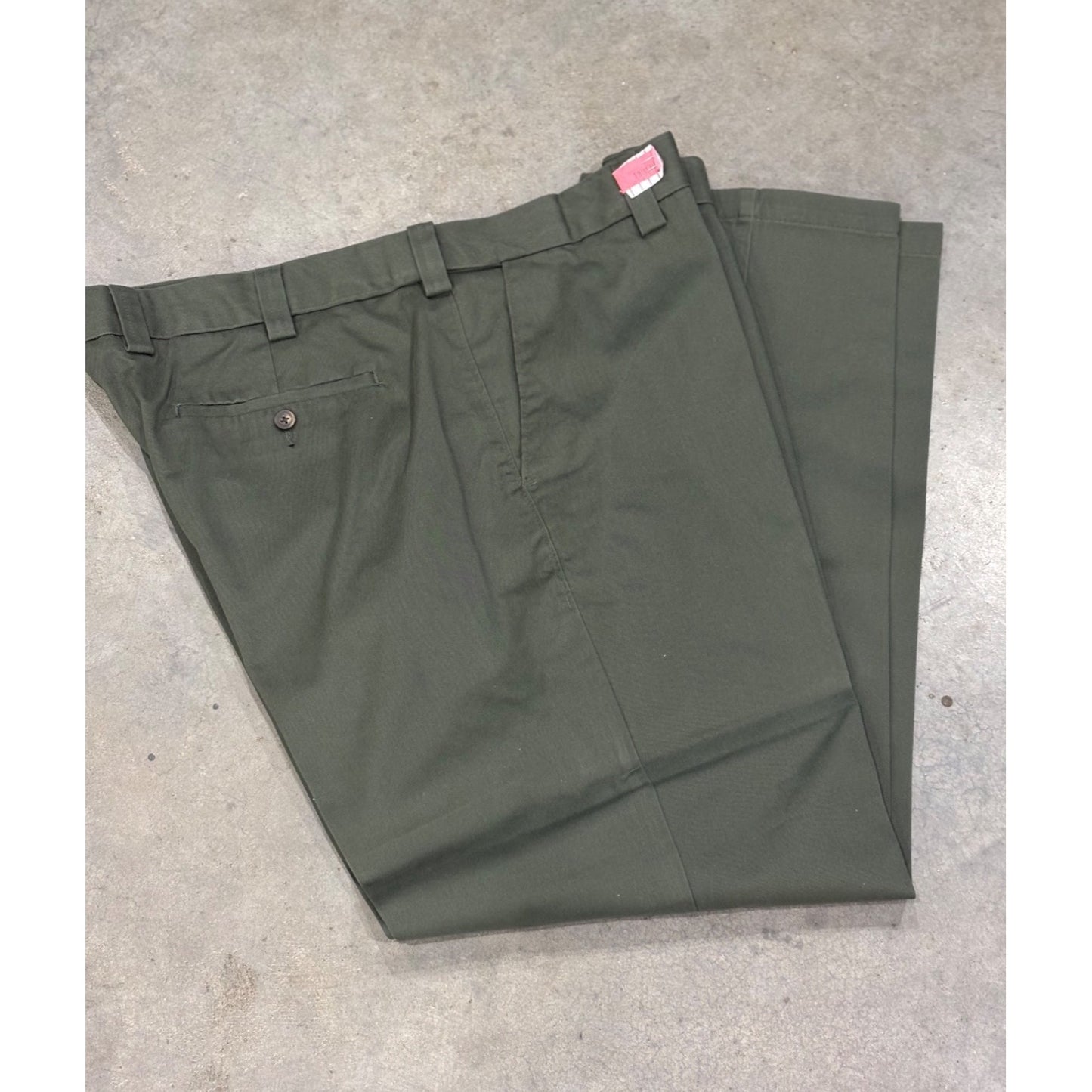 Amazon Essentials Mens Classic Fit Olive Chino Pants Size 42W x 32L