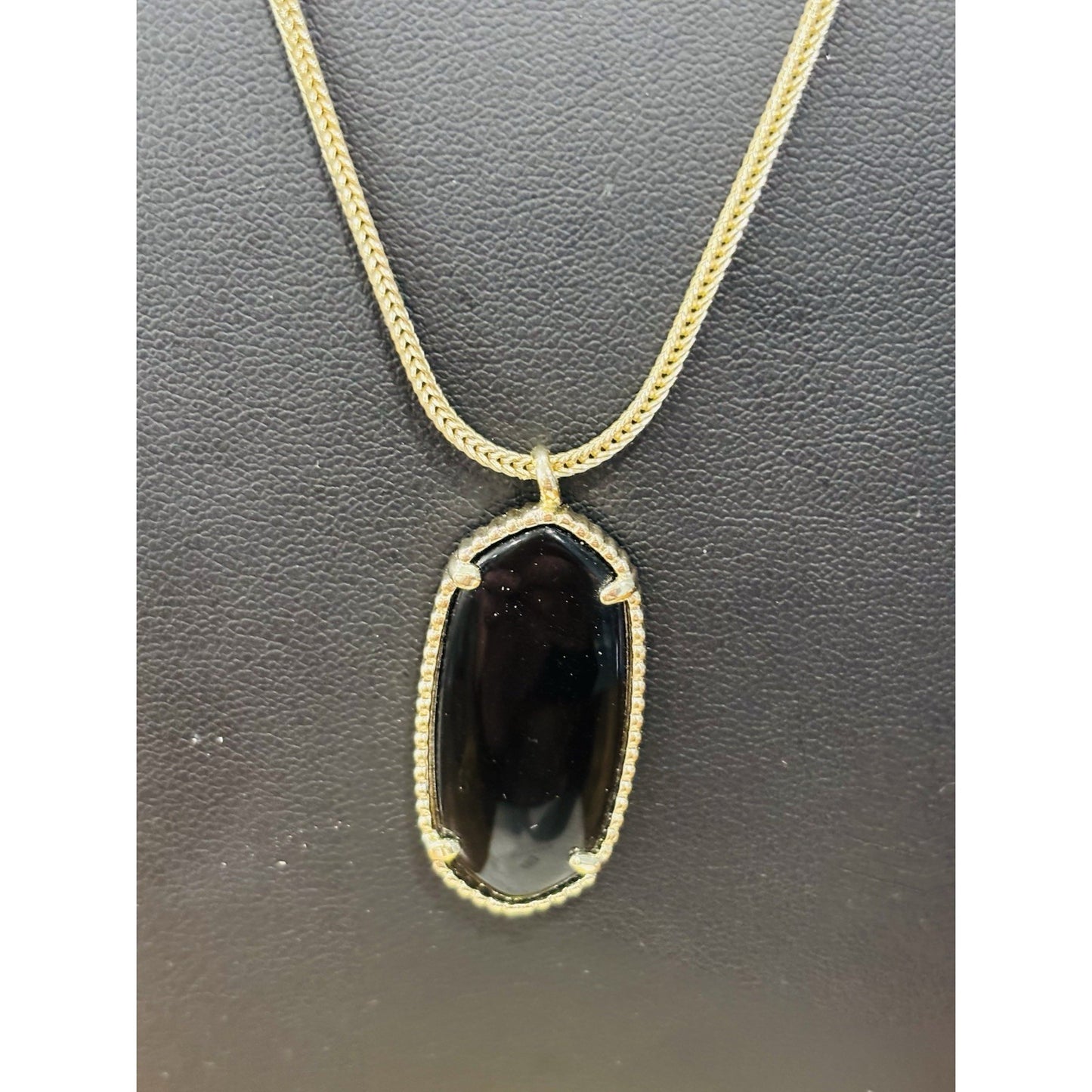 Kendra Scott Gold Necklace With Black Oval Stone Pendent
