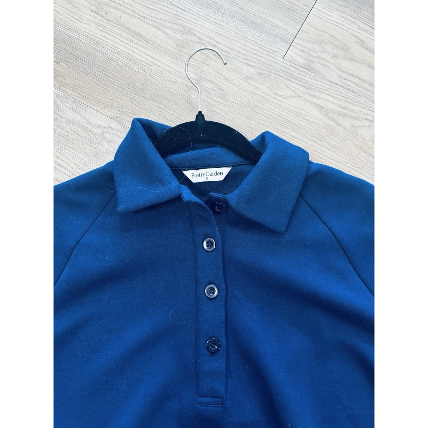 Pretty Garden Collared Sweatshirt Navy Size Small